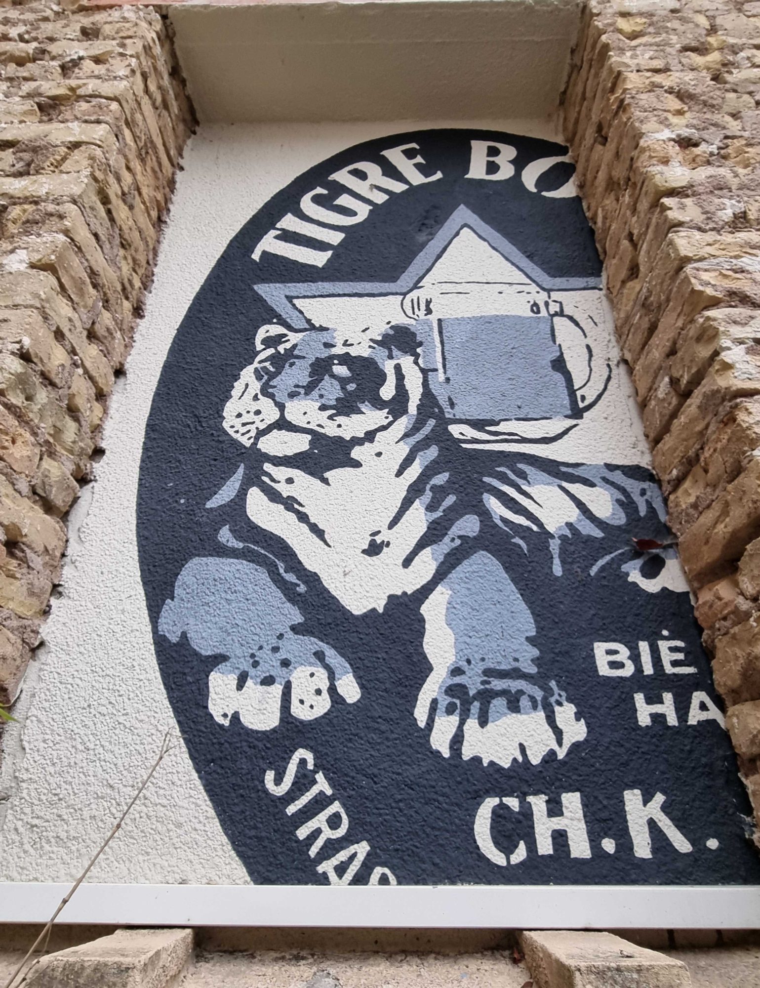 Tigre Bock dans l'alcôve — Street art à Strasbourg