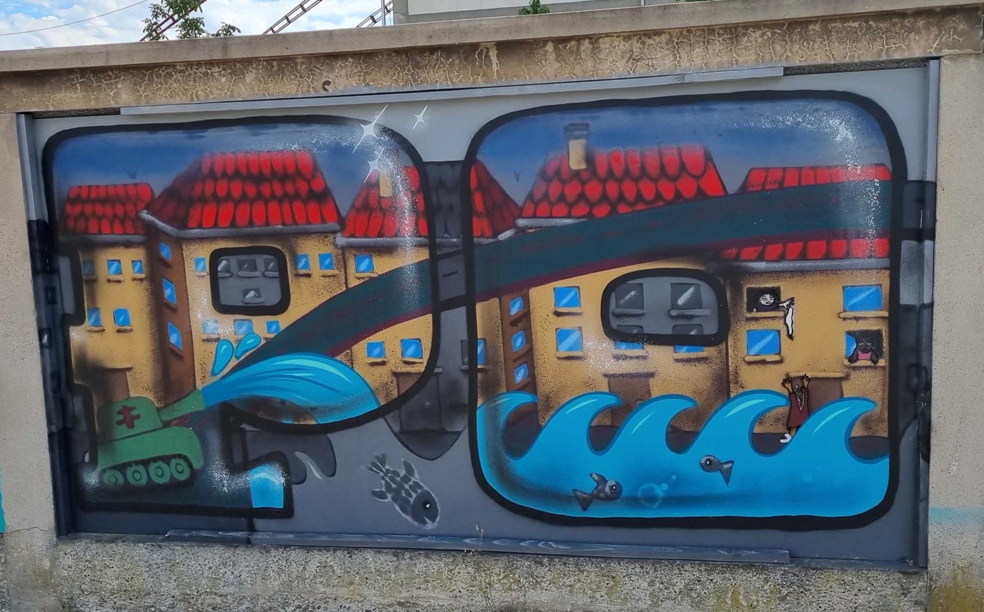 Scène urbaine avec tank et vagues bleues — Street art à Strasbourg
