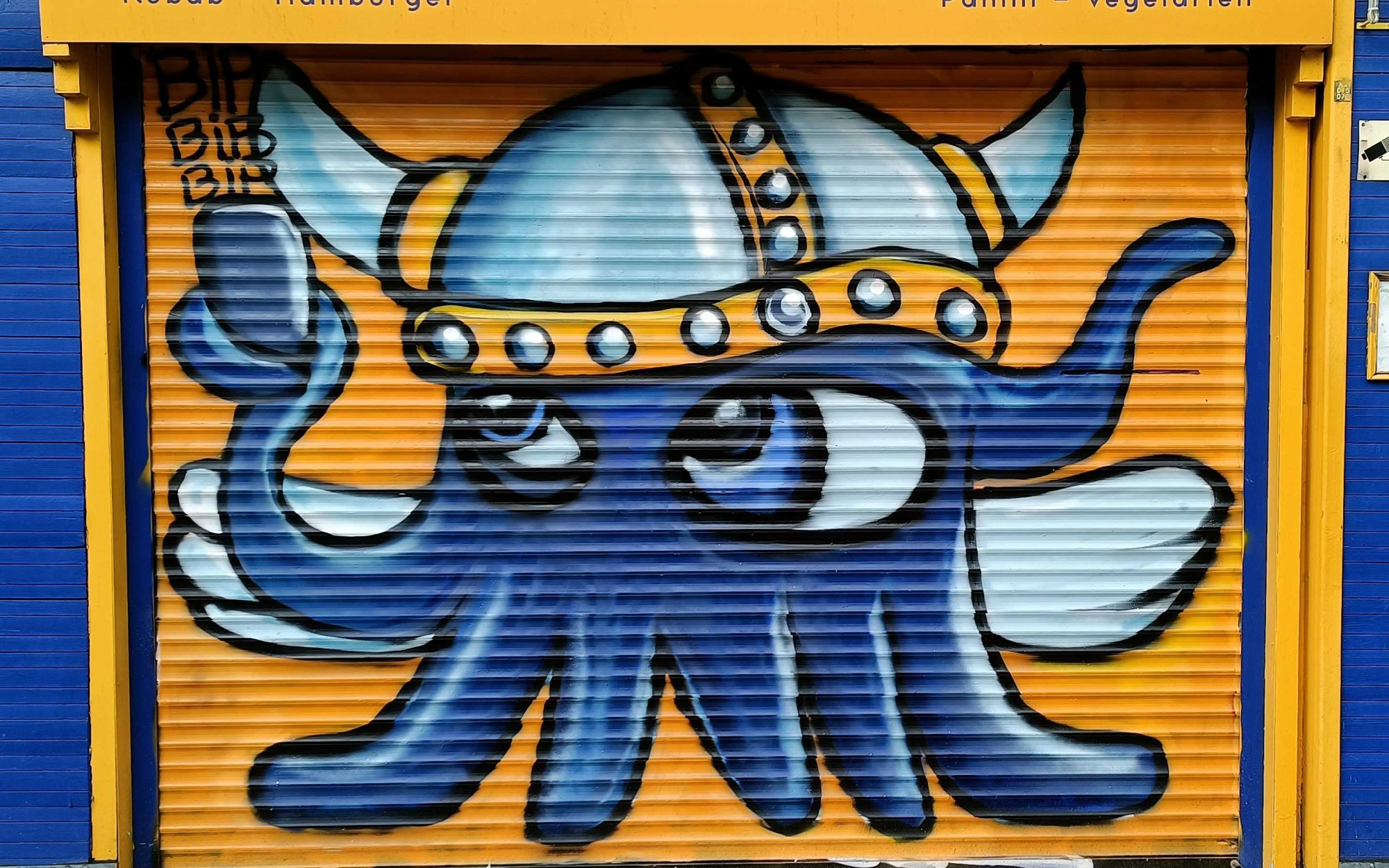 Viking Octopus on Rolling Shutter — Street art in Nantes