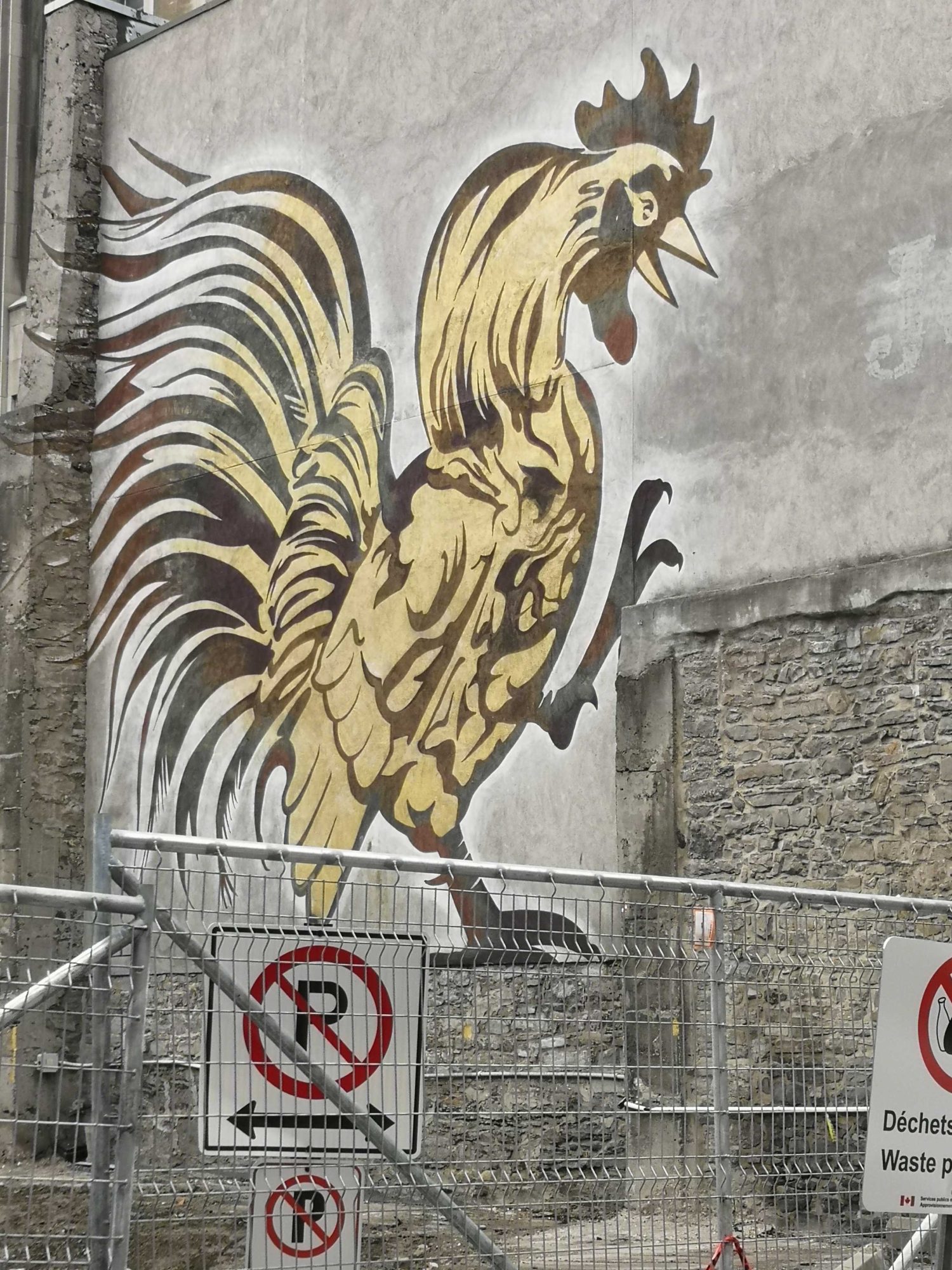 Giant Rooster in Montreal — Street art in Montréal