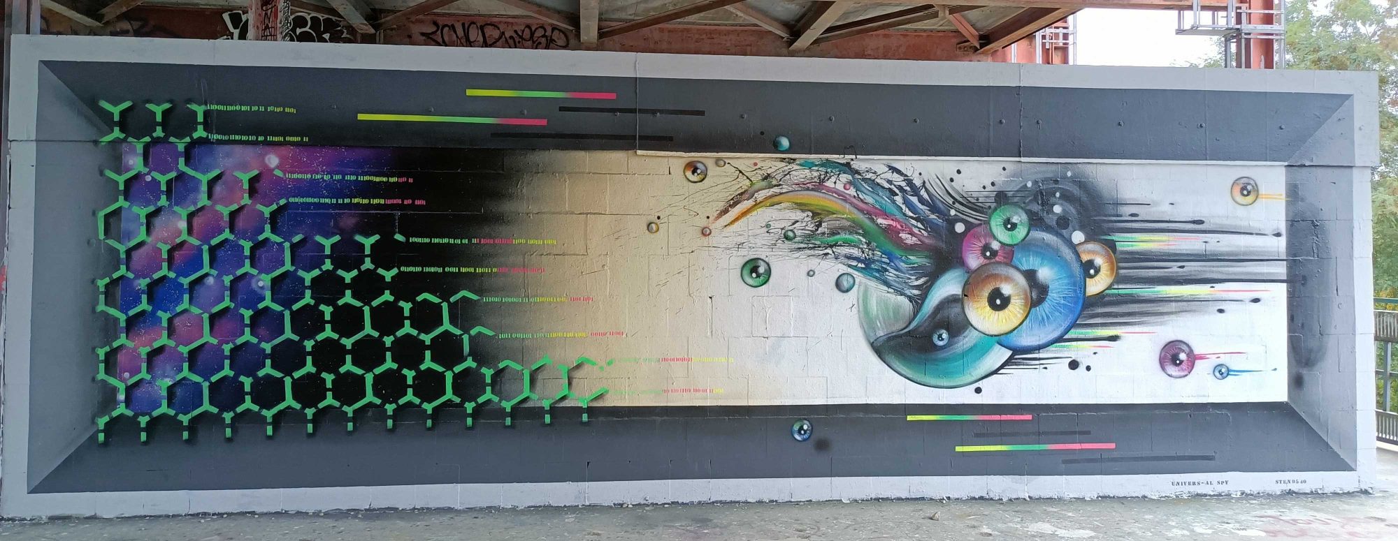 Honeycomb and Eyeballs — Street art by Sten 9540 in Berlin
