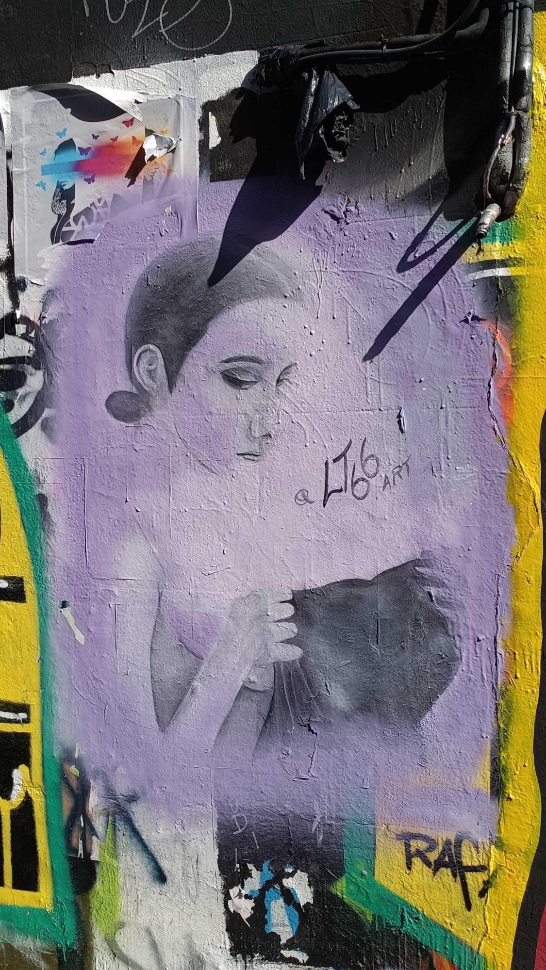Femme violet expressif — Street art à London