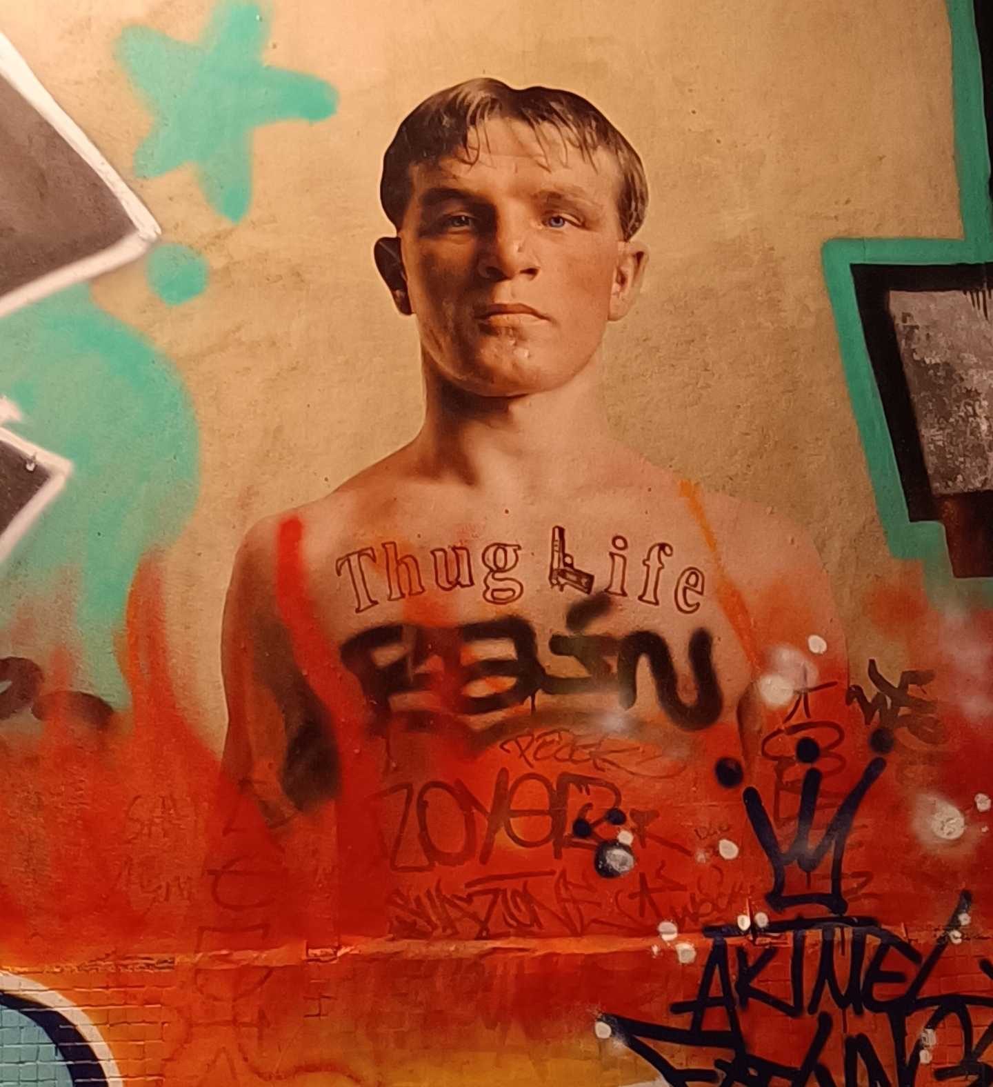 Portrait Thug Life à Paris — Street art à Paris