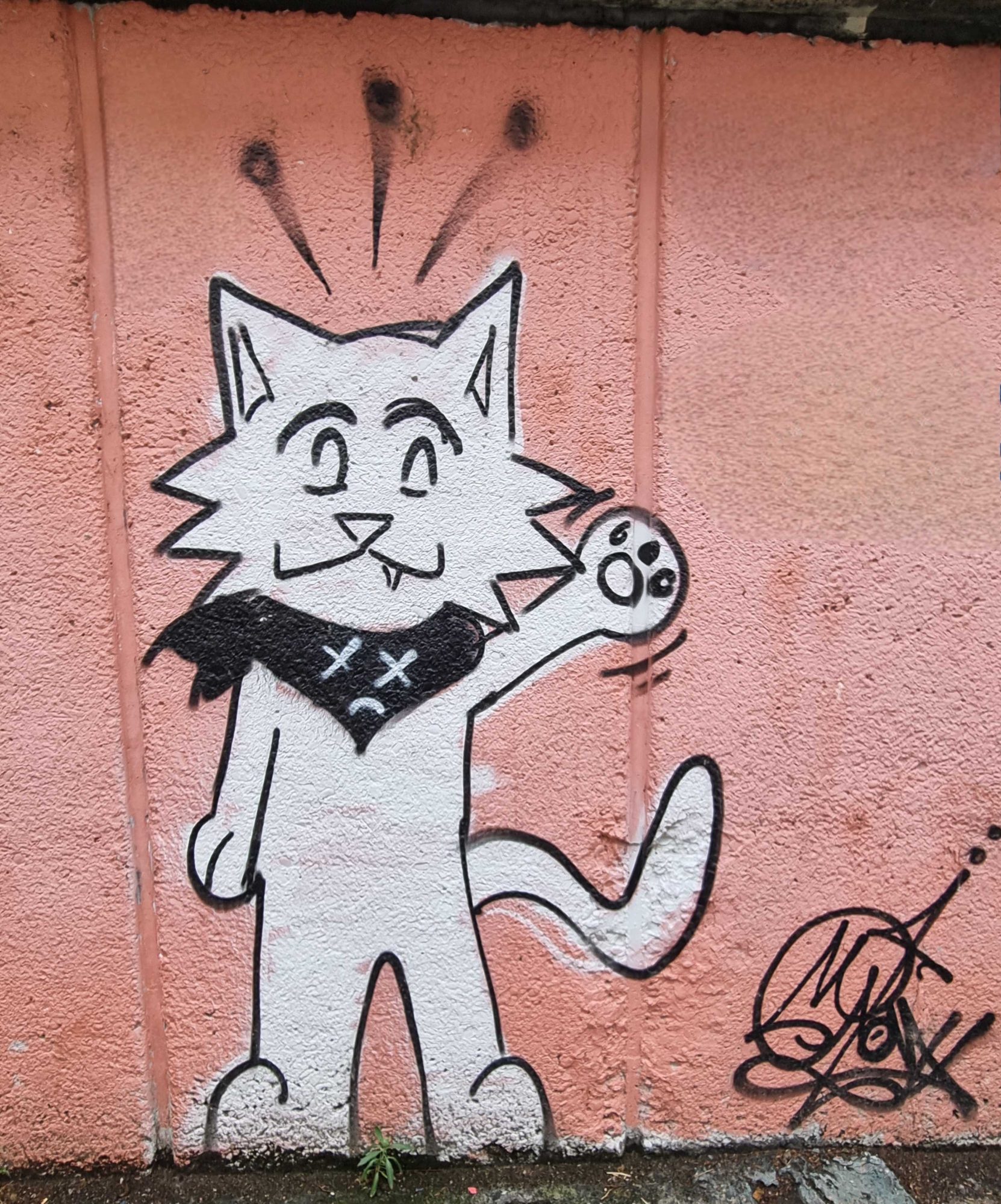Punk Cartoon Cat Waving — Street art in Grenoble