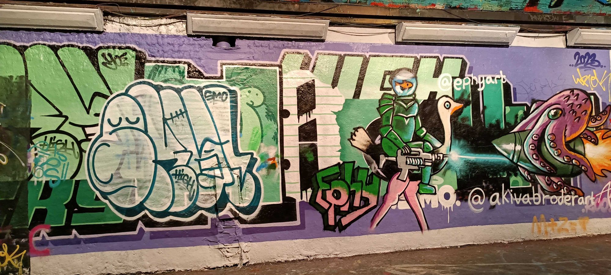 Tags et wildstyle collectif — Street art à London