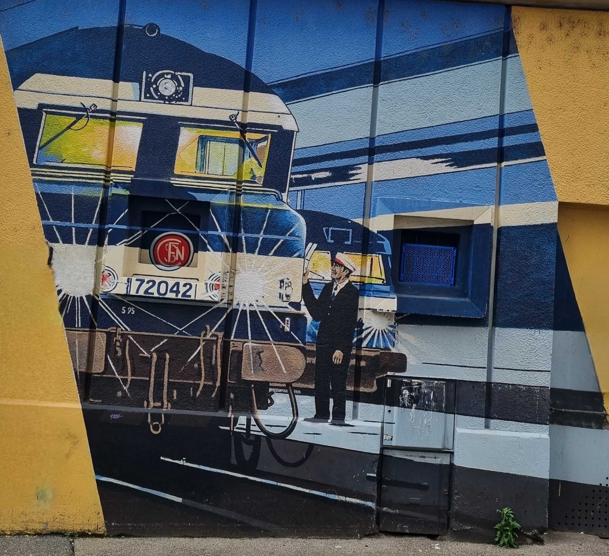 SNCF Locomotive 72042 and Railway Worker — Street art in Grenoble