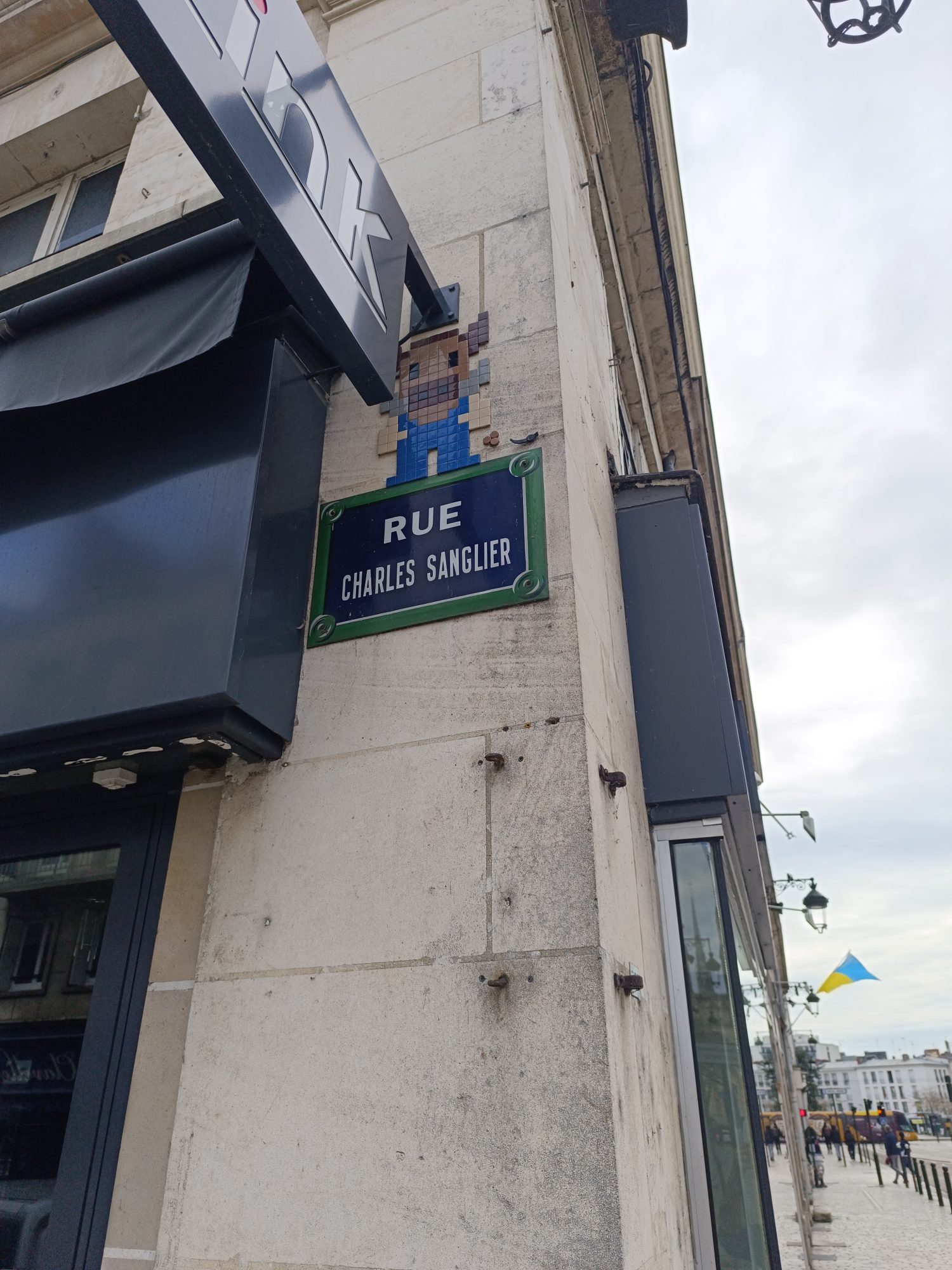 Rue Charles Sanglier - Blue Invader — Street art by Mifamosa in Orléans