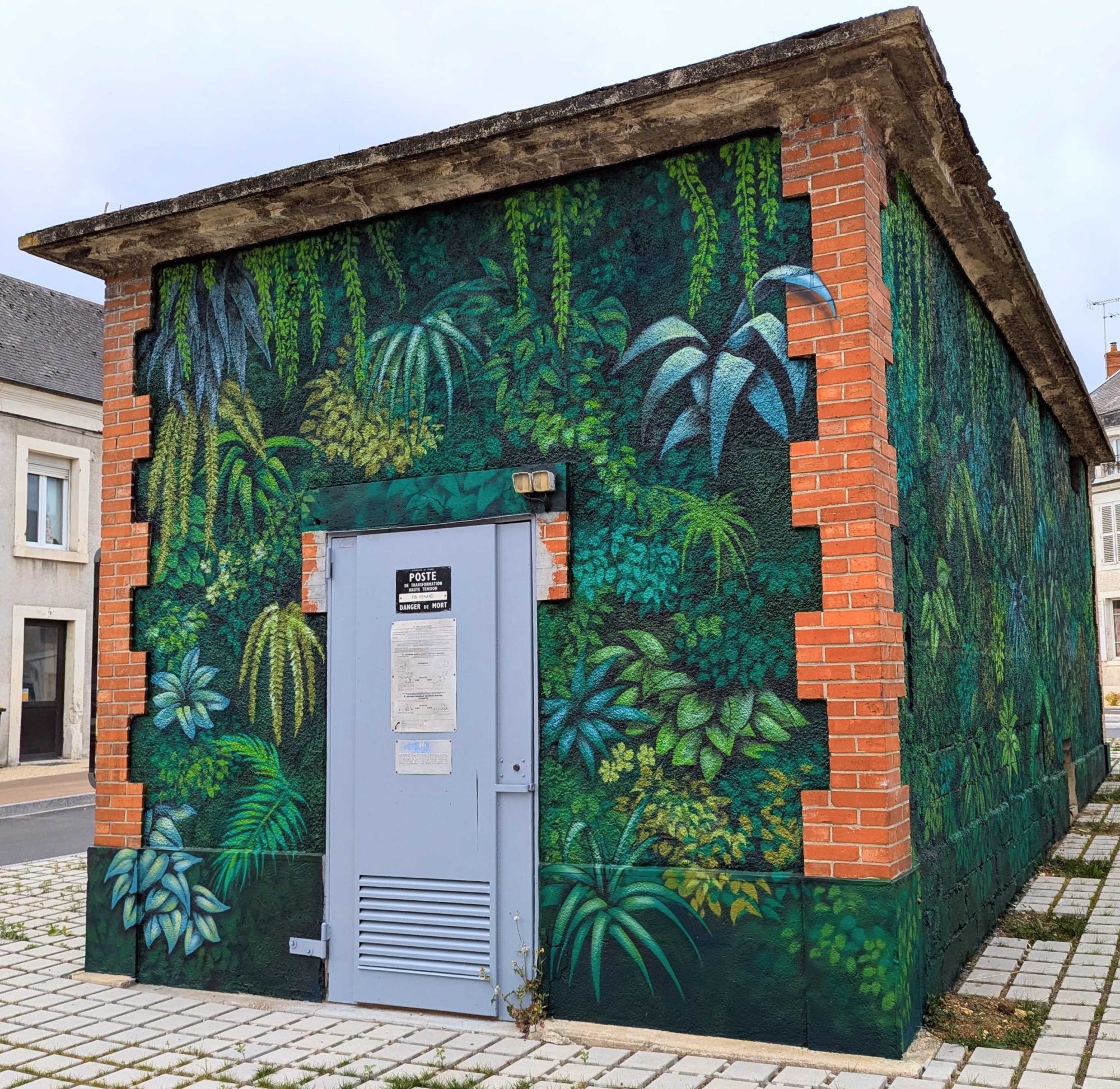 Mur-murations végétales — Street art de Disk à Bourges