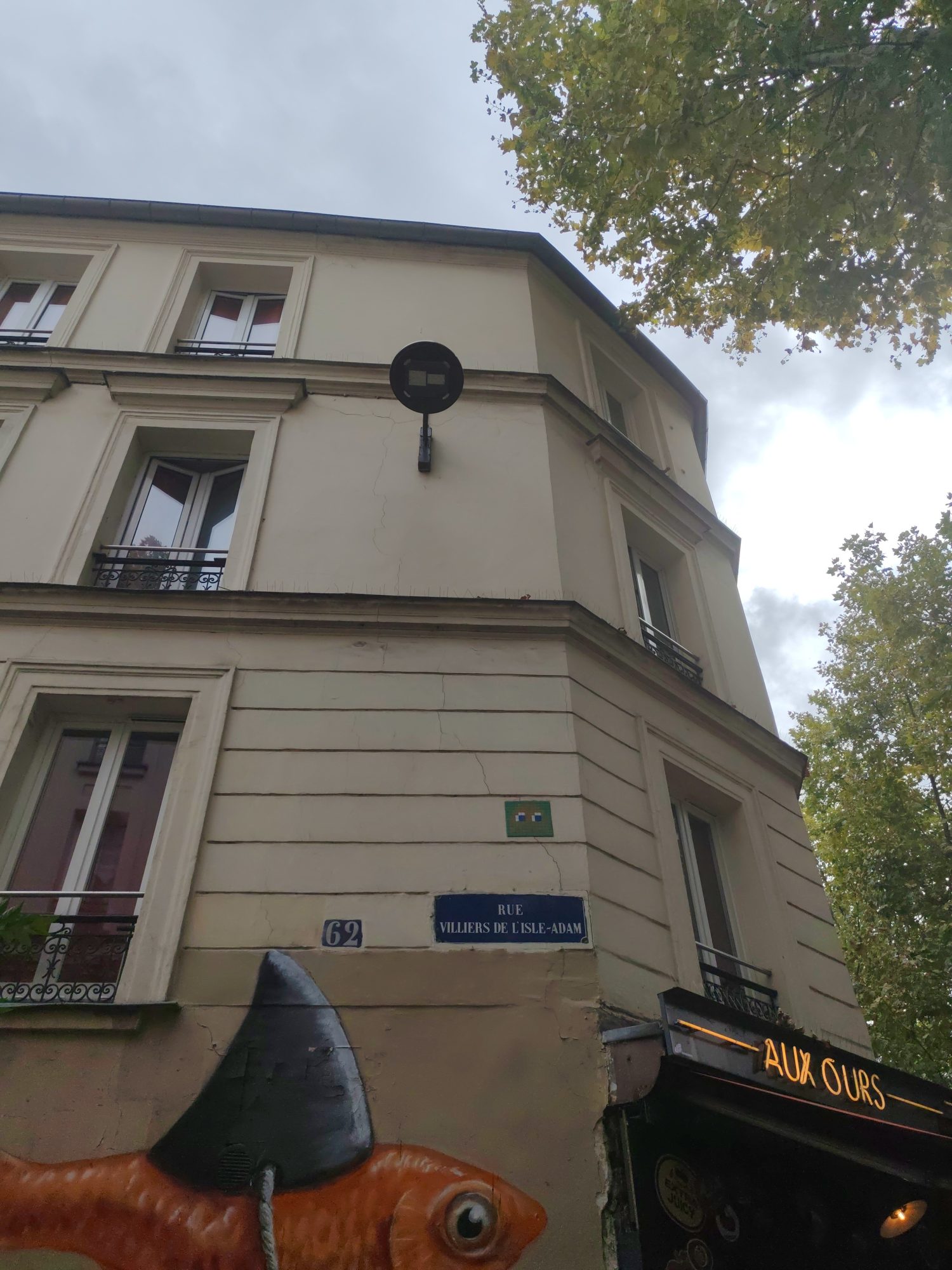 Space Invader Rue des Pyrénées — Street art by Invader in Paris