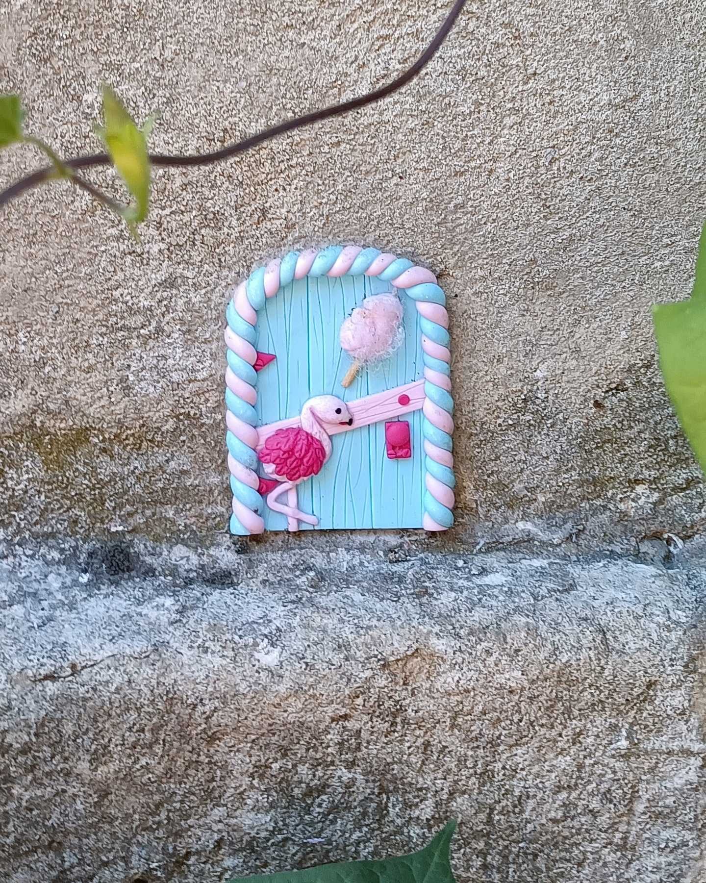 Porte de fée au flamant rose — Street art de Florizale à Bourges