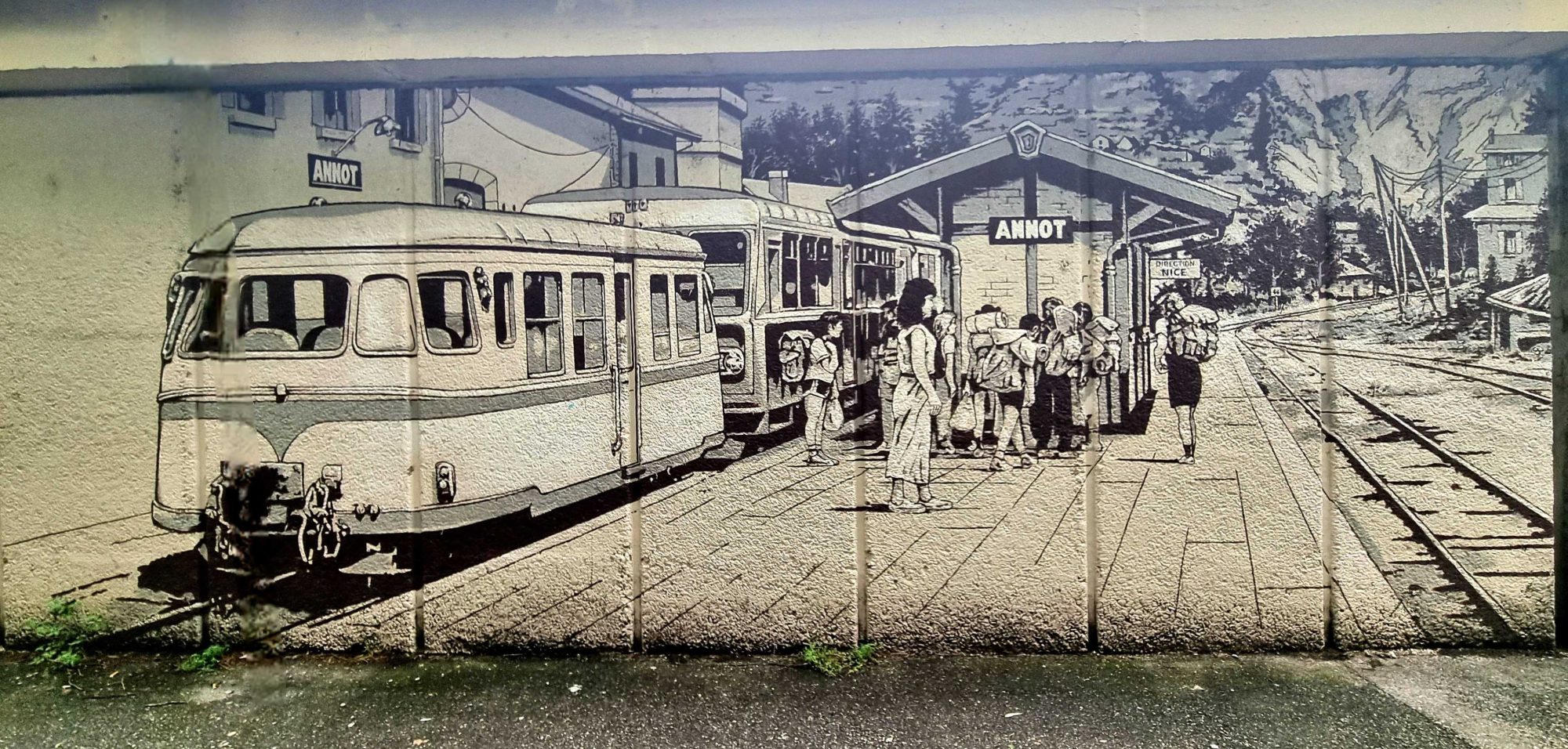 Annot Station and Train des Pignes — Street art in Grenoble