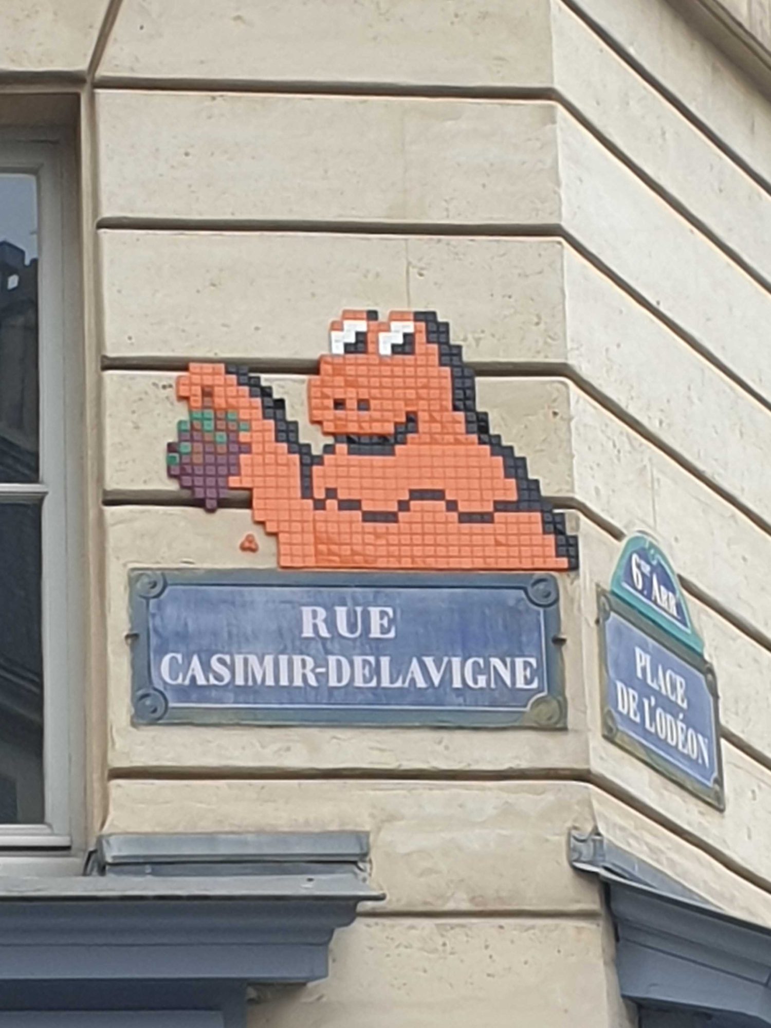 Casimir and His Grapes, Rue Casimir-Delavigne — Street art by Mifamosa in Paris