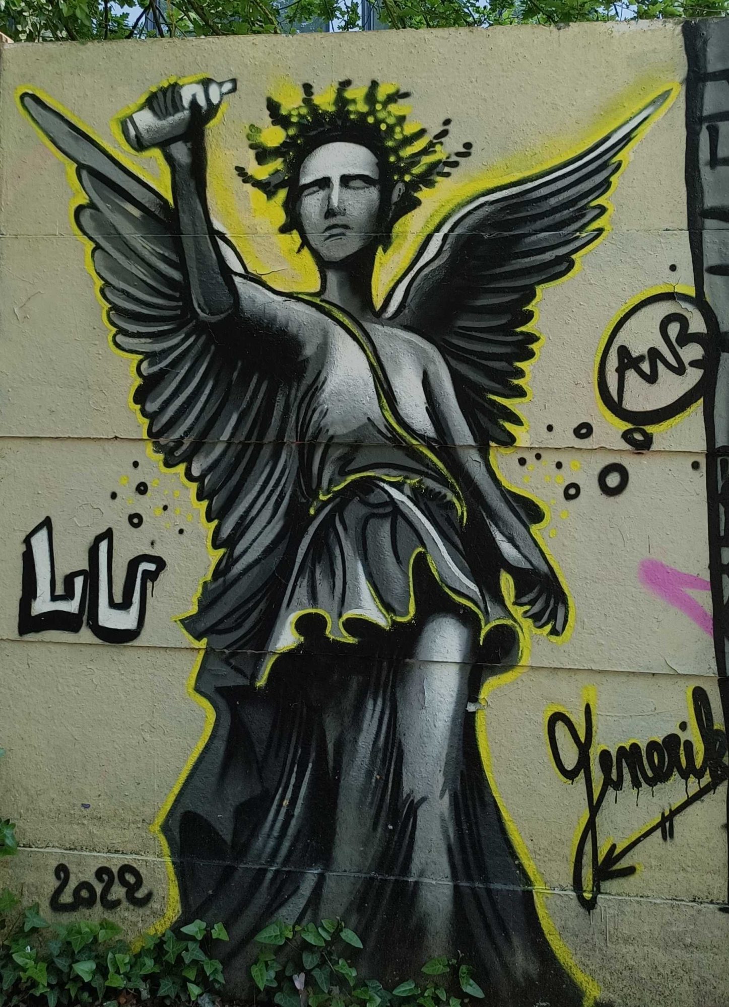 The Angel with a Spray Can — Street art in Nantes