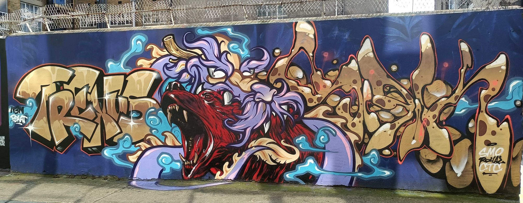 Golden Wild Style Piece — Street art in London