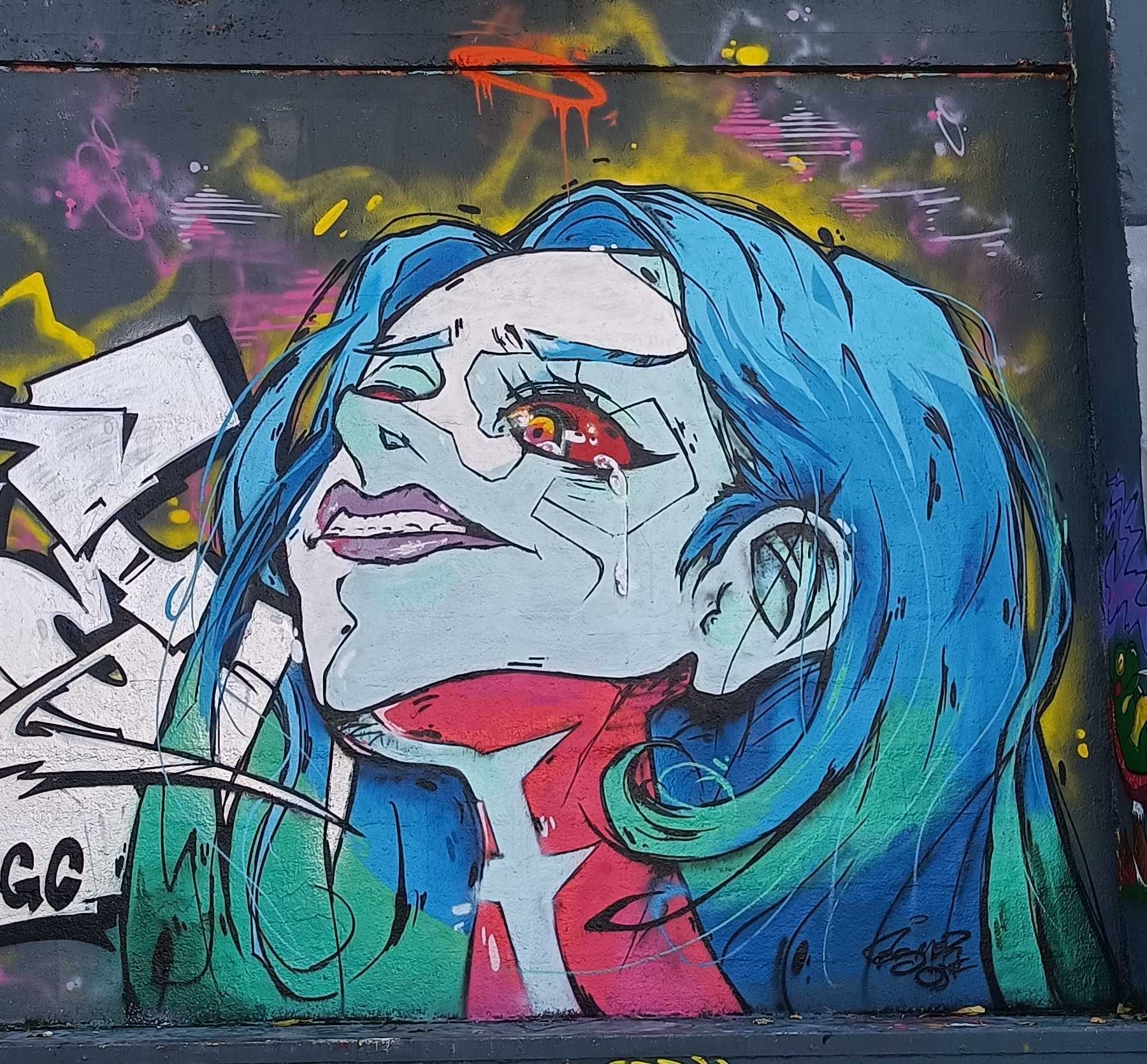 Woman with blue hair portrait — Street art in Nantes