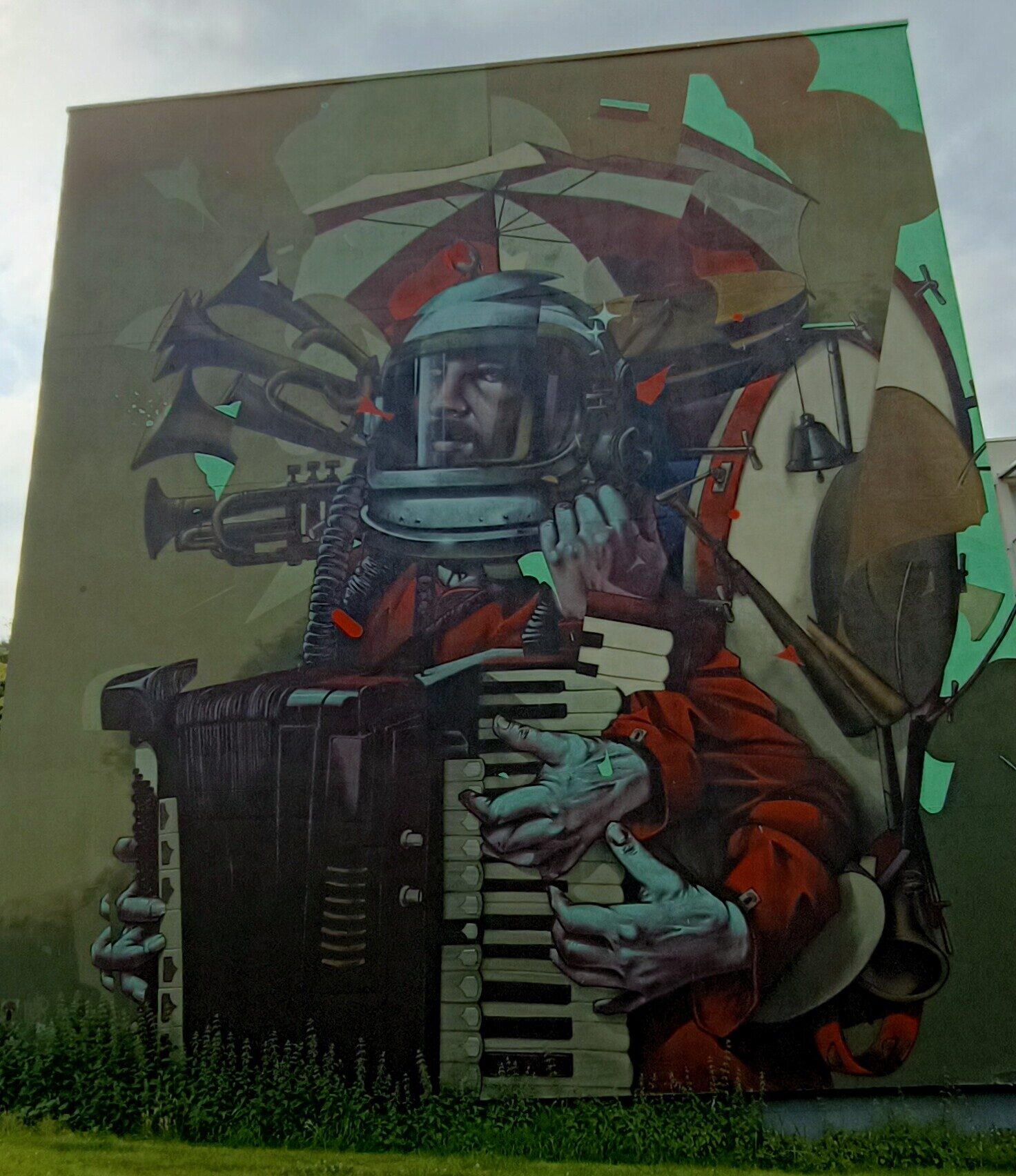 Trouble Fête — Street art by Mr. Woodland in Saint-Brieuc