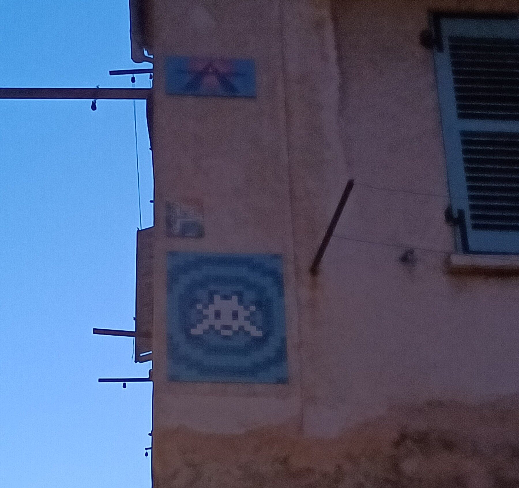 MARS_54, Target Space Invader on Montée des Accoules — Street art by Invader, A2 in Marseille