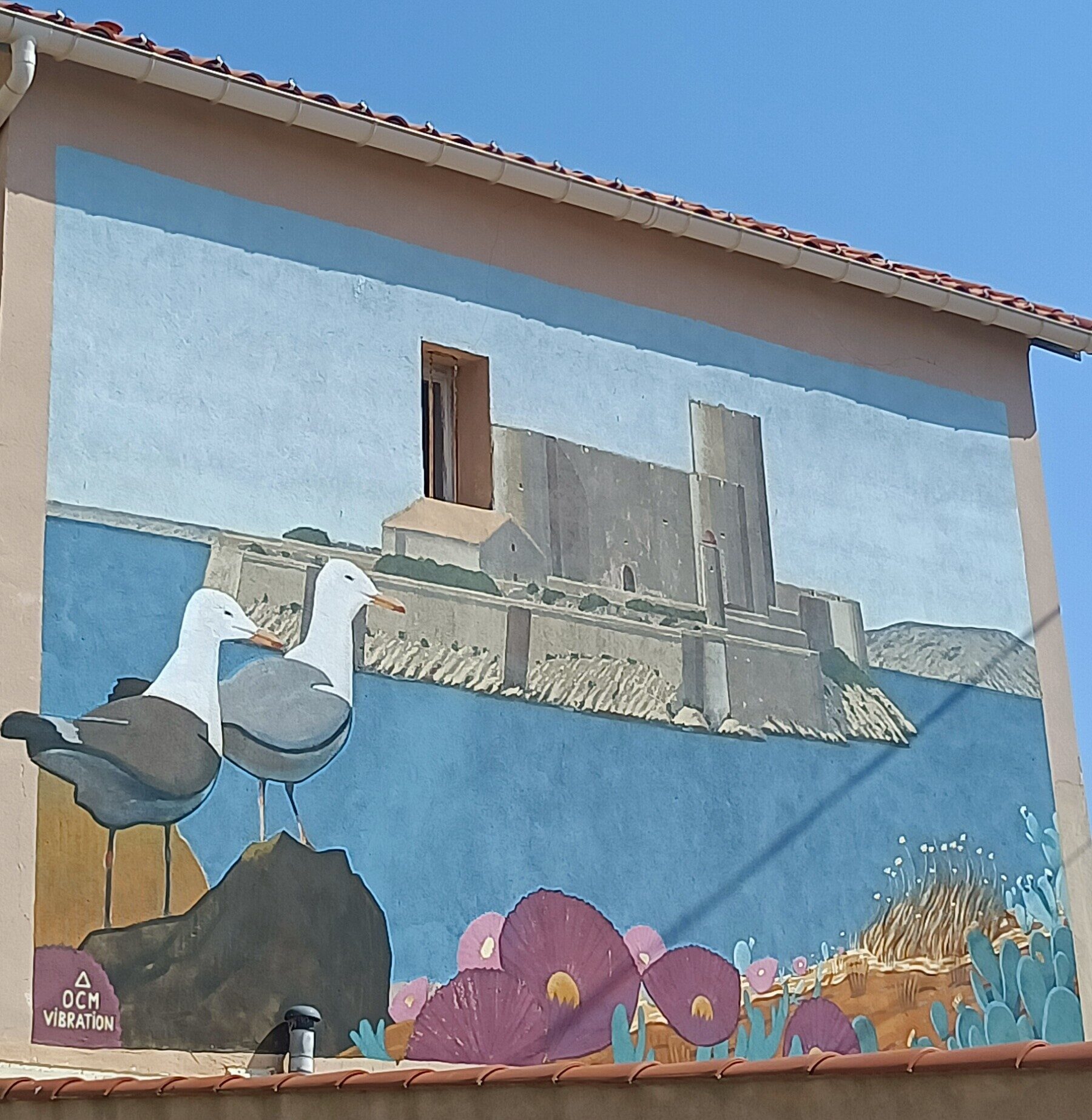 Mouettes et château d'If, rue de la Douane — Street art de OCM Vibration à Marseille