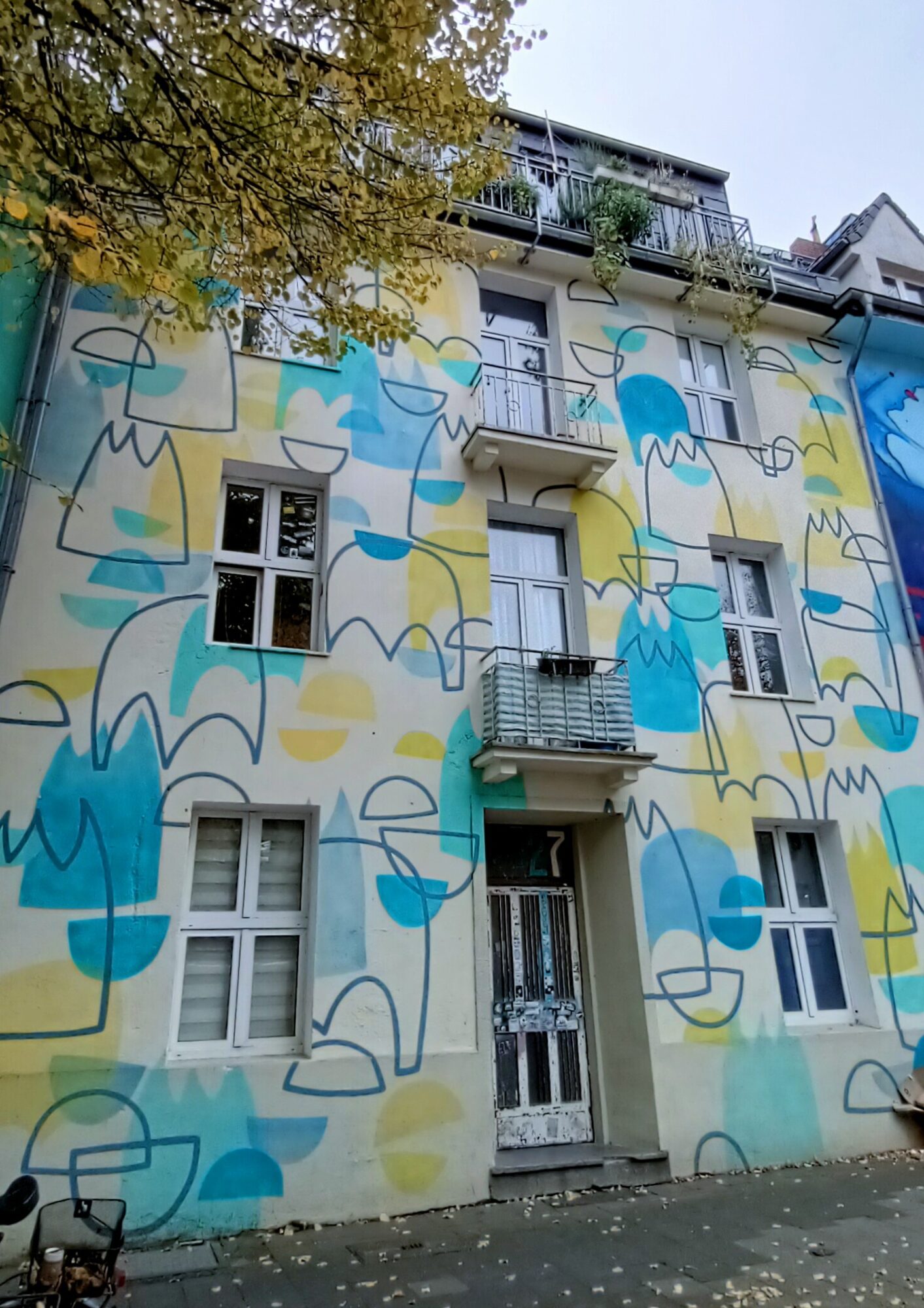 Figures au trait continu de Marc Hennig — Street art de Marc Hennig à Düsseldorf