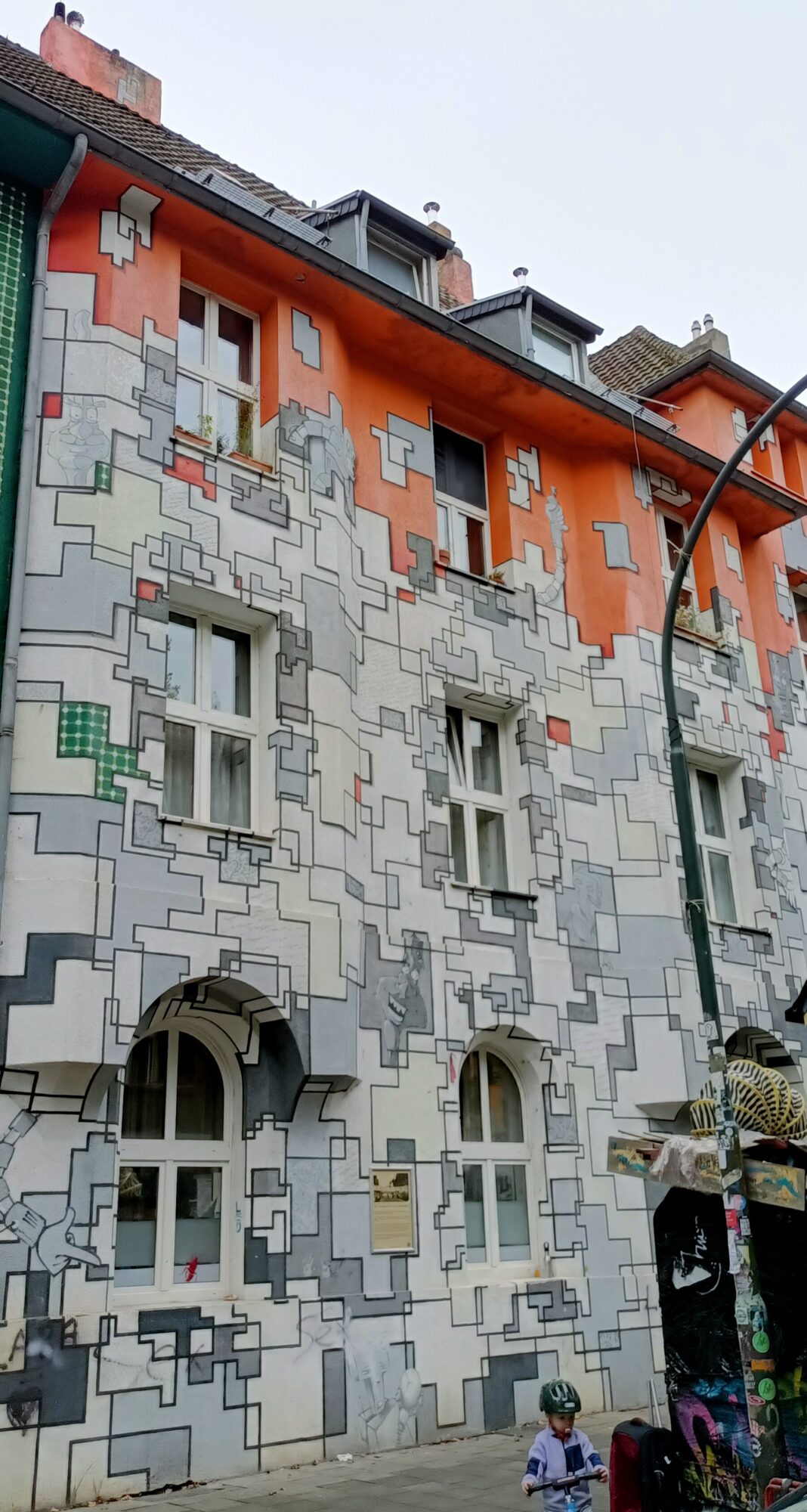 La maison-puzzle de Ben Mathis et des MaJo Brothers — Street art de Ben Mathis, MaJo Brothers à Düsseldorf
