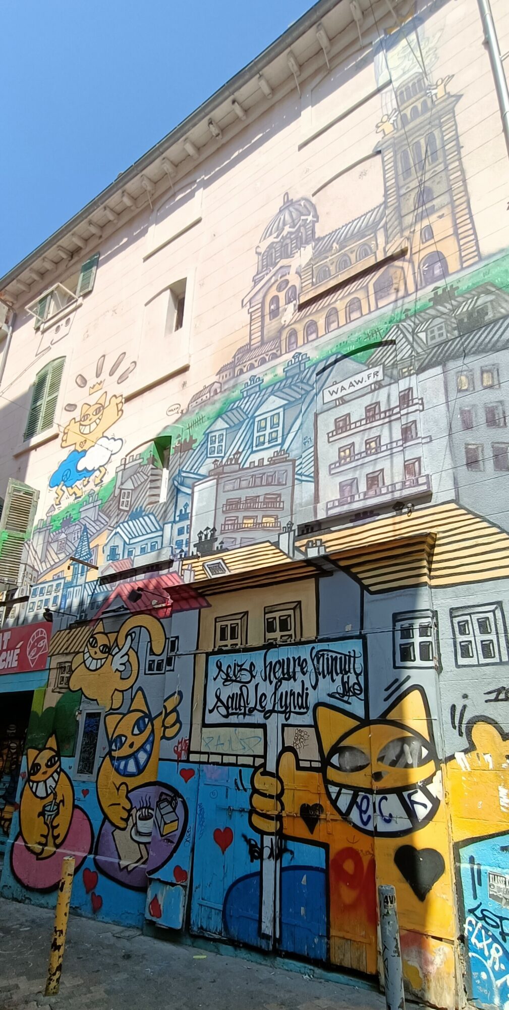 Panorama marseillais du WAAW par M. Chat — Street art de M. Chat à Marseille