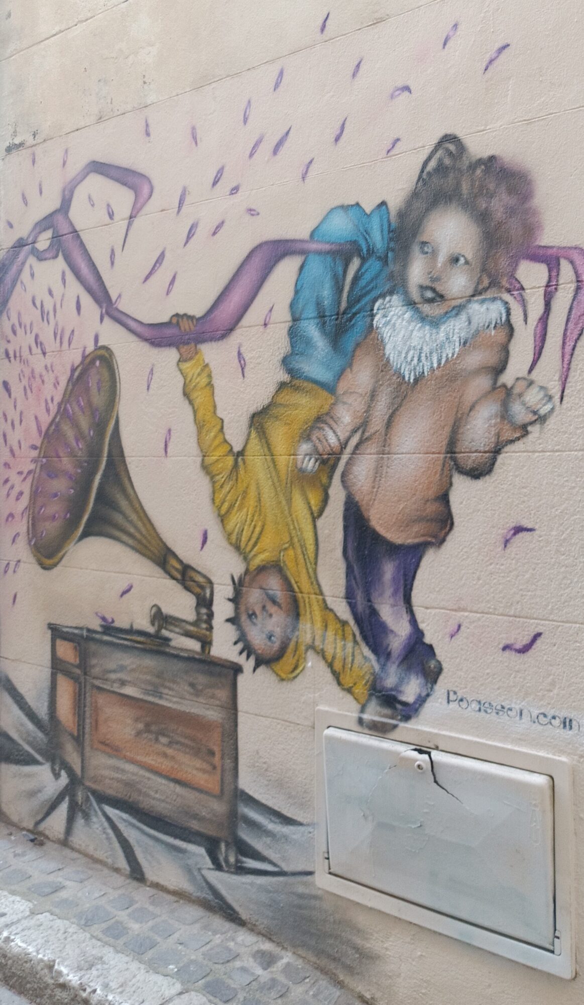 Jungle Jam with a Gramophone by Poasson — Street art by Poasson in Marseille