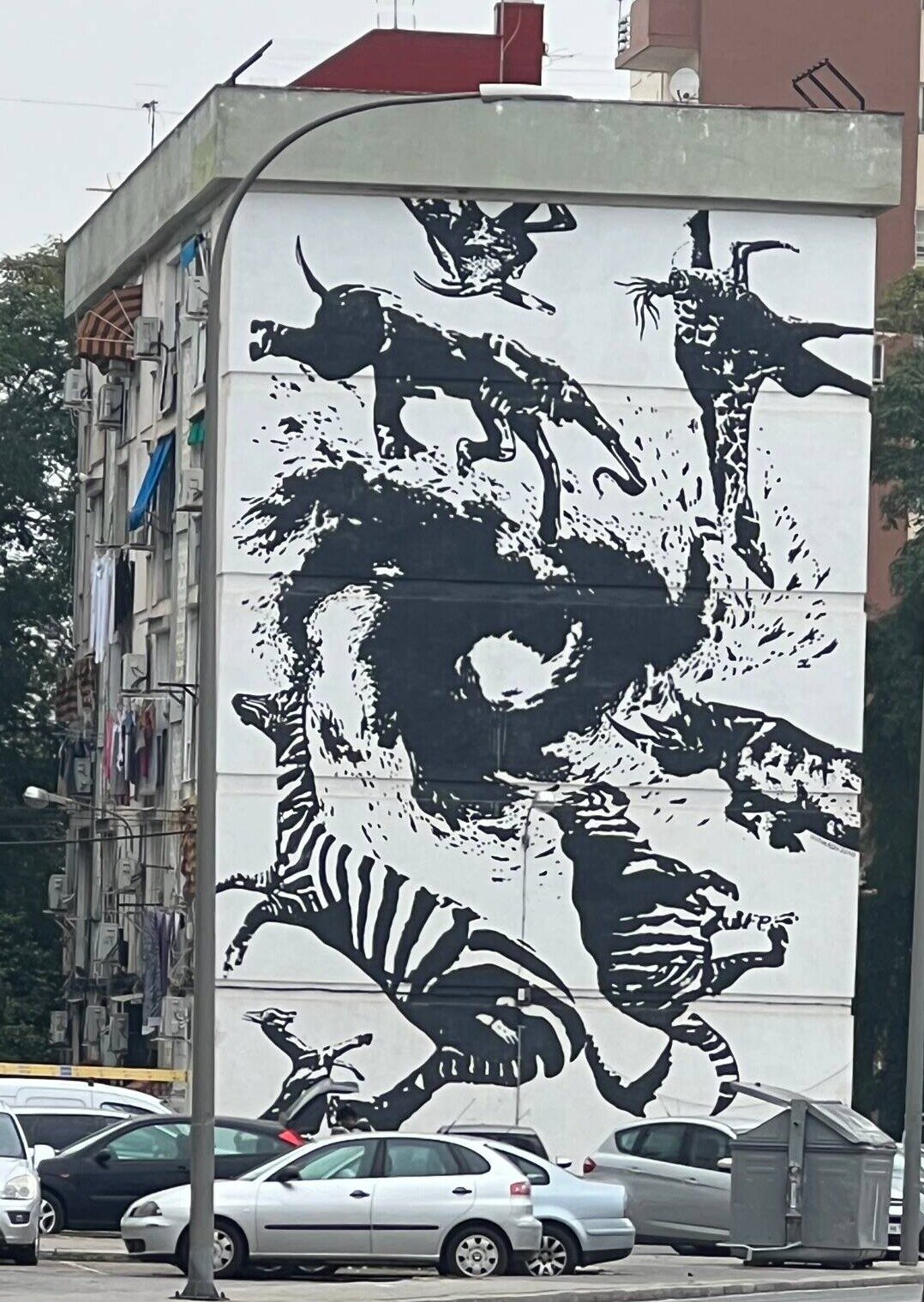 Animal's Black Hole — Street art de Victor Ash à Sevilla