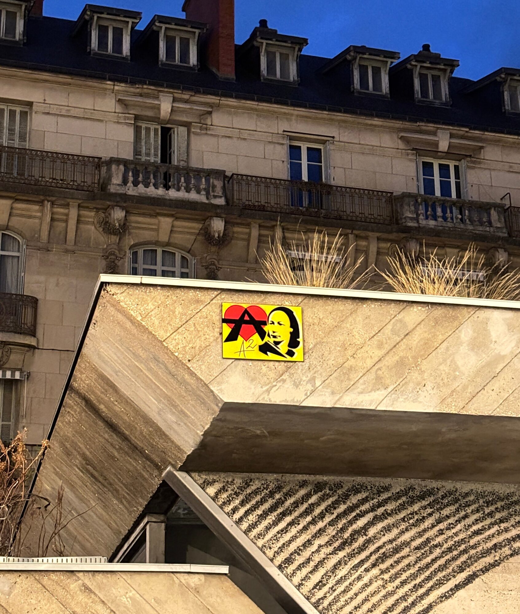 Cœur anarchiste — Street art de A2 à Dijon