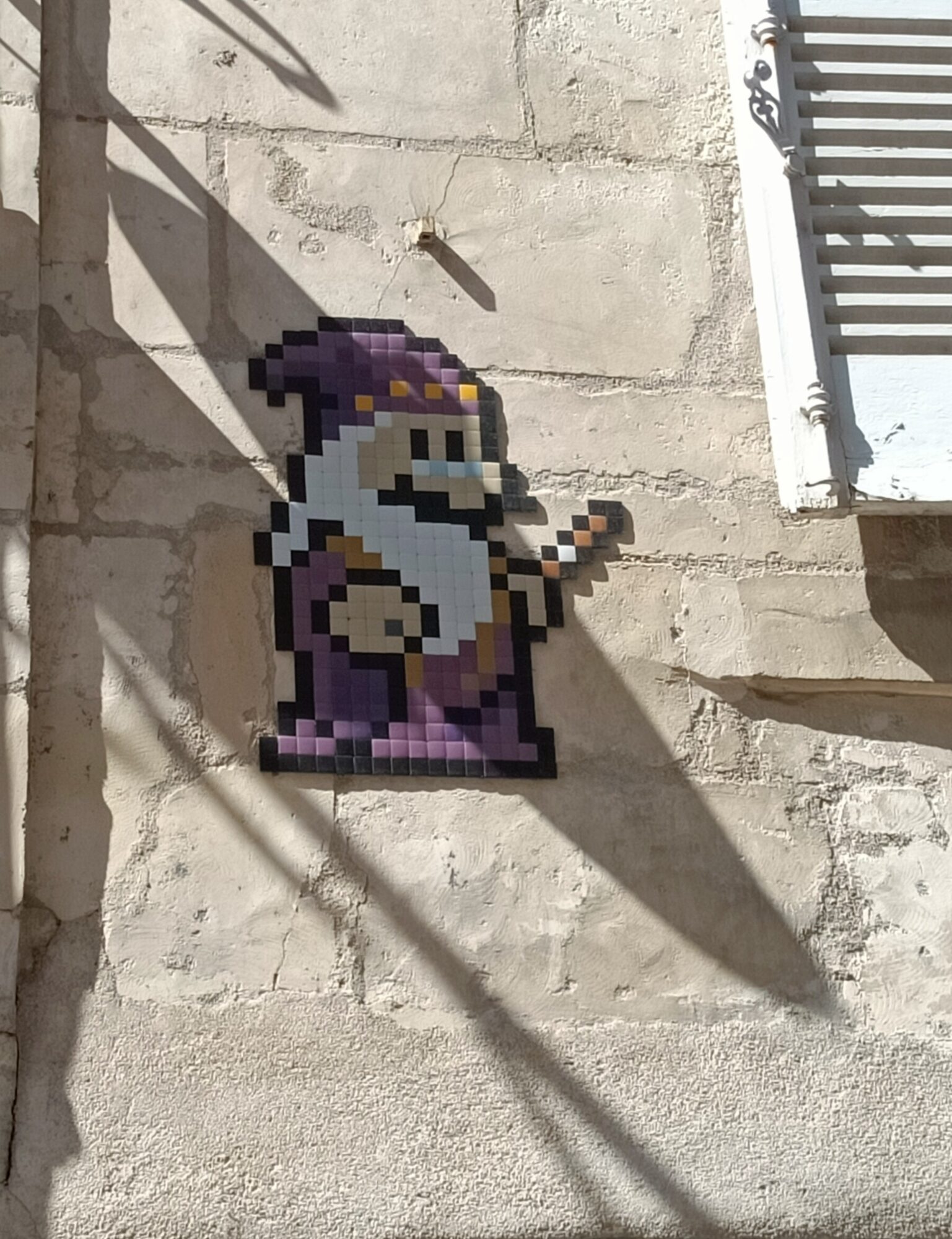 The wizard with the starred hat — Street art by IN THE WOUP in Bourges
