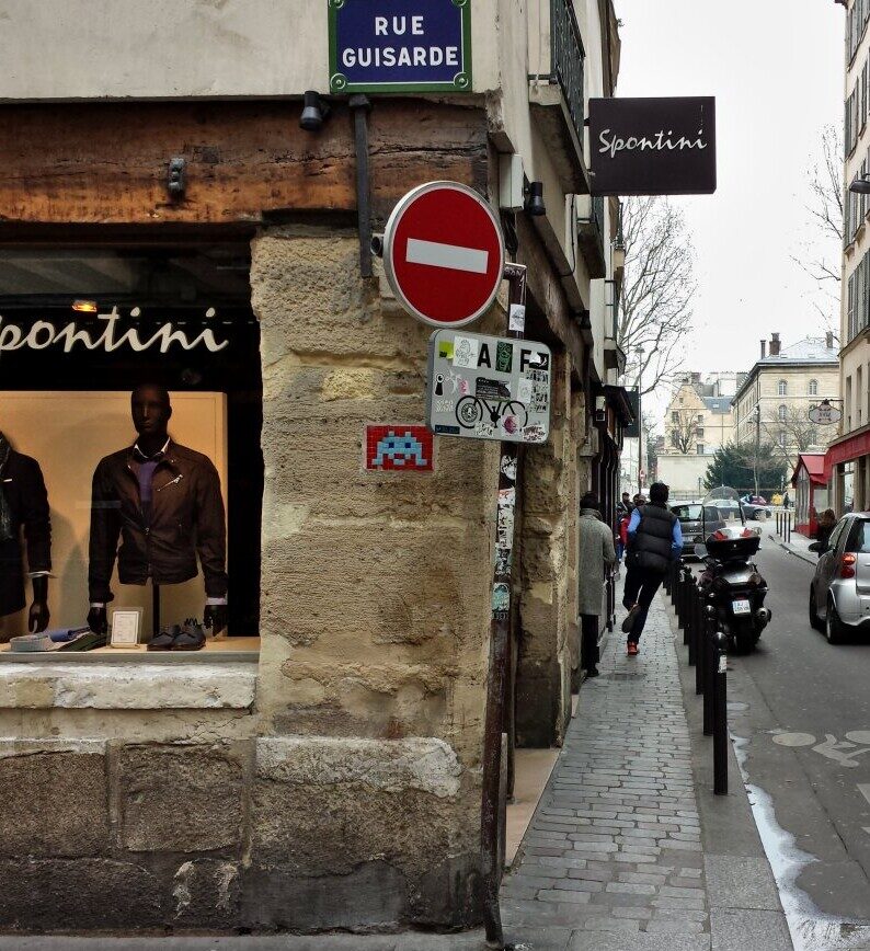 PA_05, Space Invader de la rue Guisarde — Street art de Invader à Paris