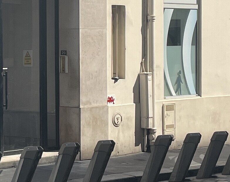 PA_20, Space Invader de la rue Saint-Fiacre — Street art de Invader à Paris