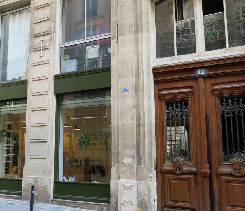 PA_21, Space Invader on Rue Saint-Fiacre — Street art by Invader in Paris