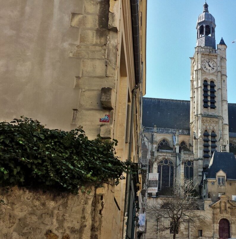 PA_40, Space Invader on the Montagne Sainte-Geneviève — Street art by Invader in Paris