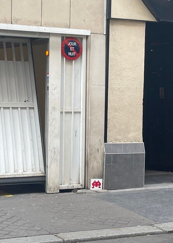 PA_50, Space Invader on Rue Daval — Street art by Invader in Paris