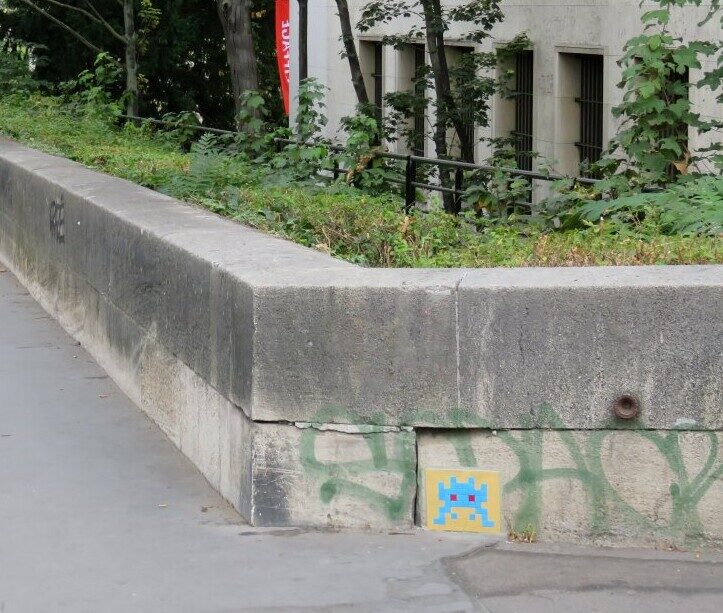 PA_64, Space Invader on Avenue du Président-Wilson — Street art by Invader in Paris