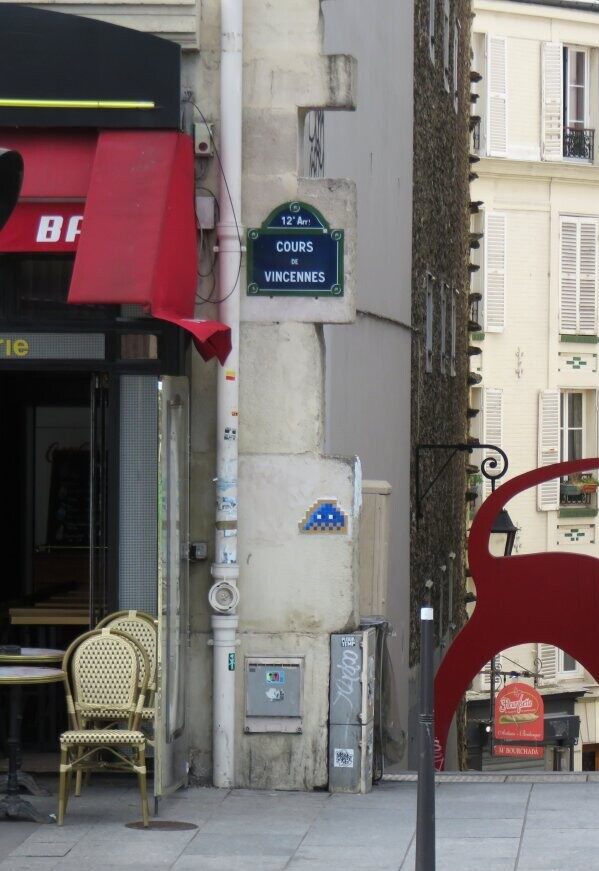 PA_82, Space Invader du passage de la Voûte — Street art de Invader à Paris