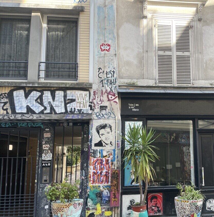 PA_101, Space Invader on Rue Dénoyez — Street art by Invader in Paris