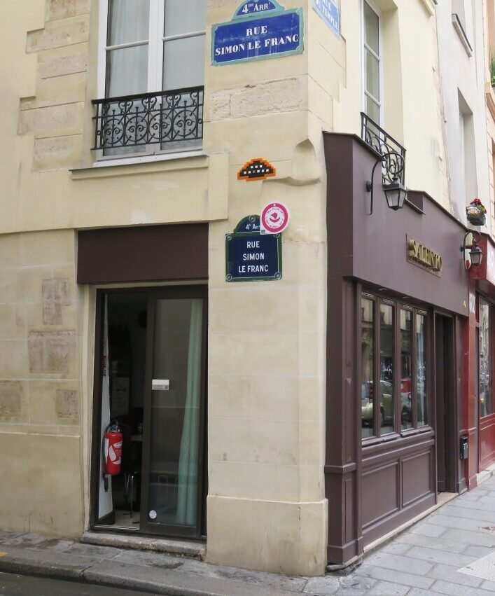 PA_156, Space Invader on Rue Simon-Le-Franc — Street art by Invader in Paris