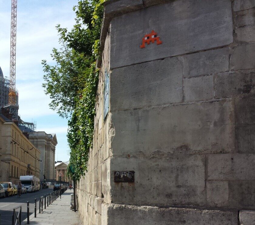 PA_157, Space Invader on Rue Descartes — Street art by Invader in Paris