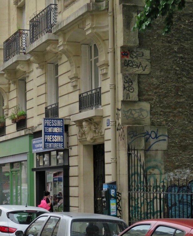 PA_172, Space Invader de la rue Carpeaux — Street art de Invader à Paris