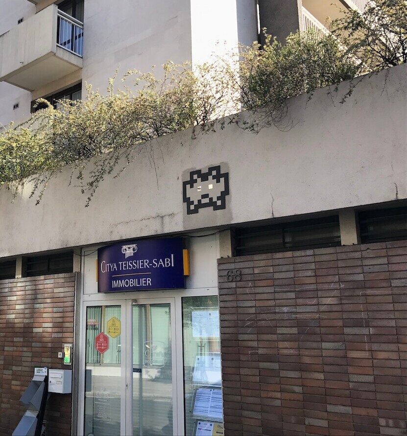 PA_174, Space Invader on Rue des Cévennes — Street art by Invader in Paris