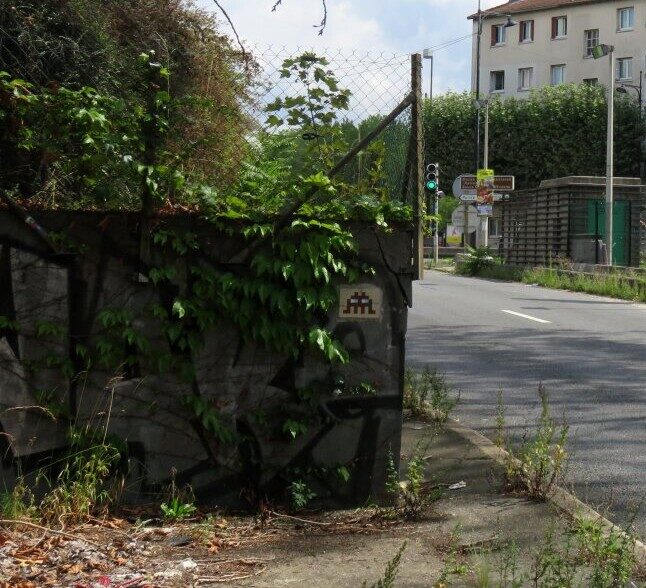 PA_179, Space Invader in the Champigny Tunnel — Street art by Invader in Champigny-sur-Marne