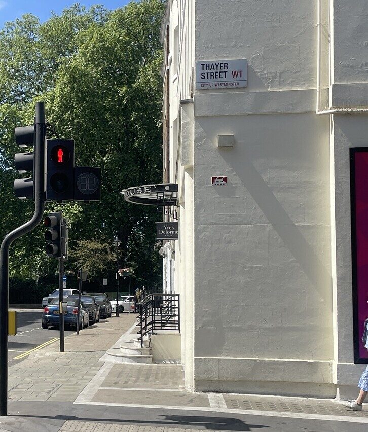 LDN_20, Space Invader on Hinde Street — Street art by Invader in London