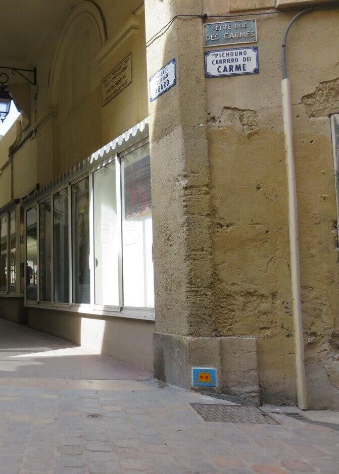 AIX_04, Space Invader de Petite Rue des Carmes — Street art de Invader à Aix-en-Provence