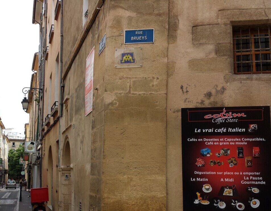 AIX_06, Space Invader on 2–10 Rue Brueys — Street art by Invader in Aix-en-Provence