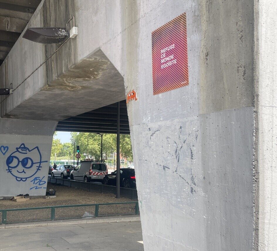 PA_204, Space Invader de la place de la Porte de Pantin — Street art de Invader à Paris