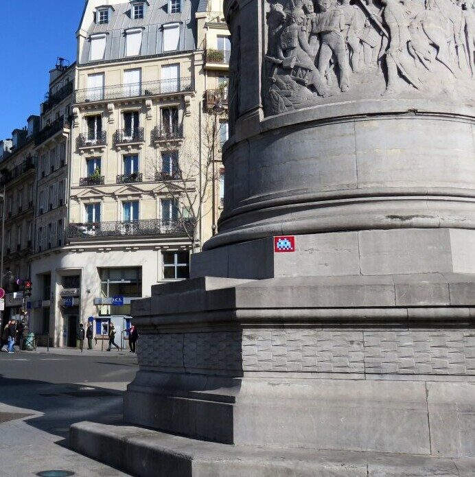 PA_206, Space Invader de la place de Clichy — Street art de Invader à Paris