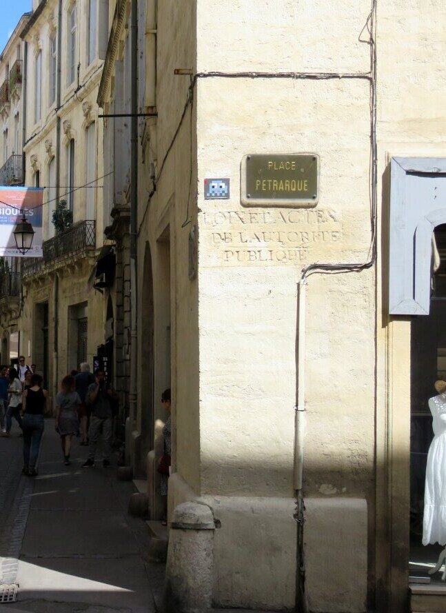 MPL_10, Space Invader de la place Pétrarque — Street art de Invader à Montpellier
