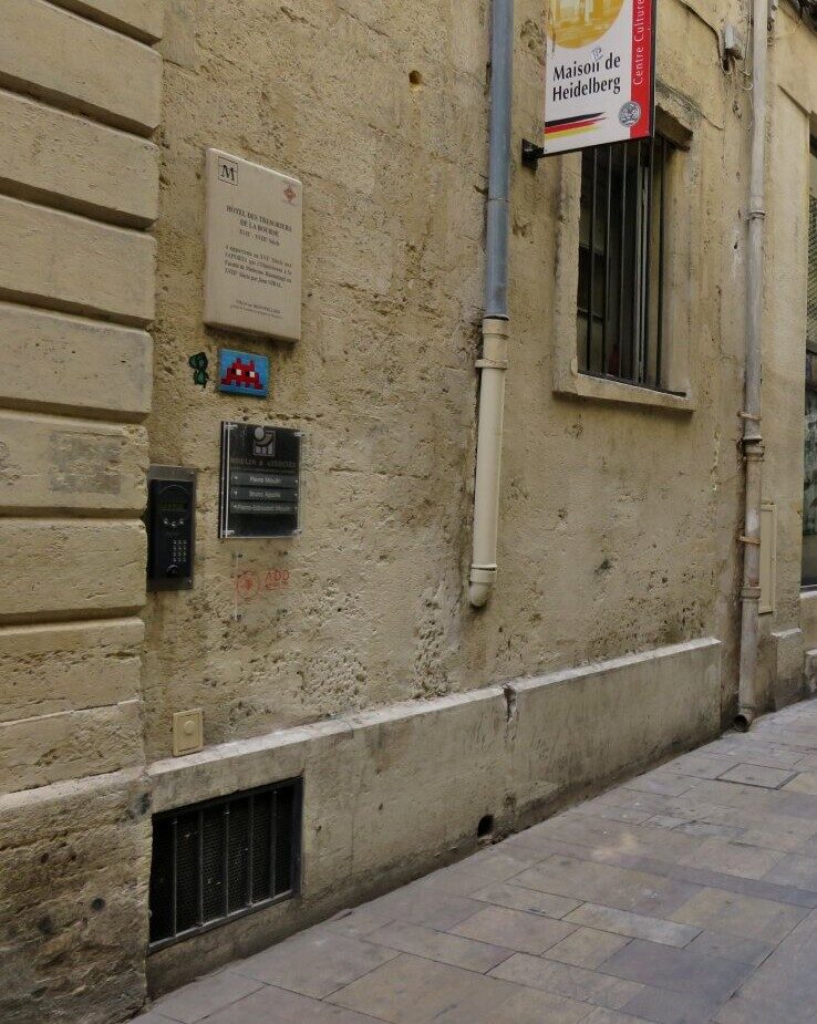 MPL_15, Space Invader on 4 Rue des Trésoriers de la Bourse — Street art by Invader in Montpellier