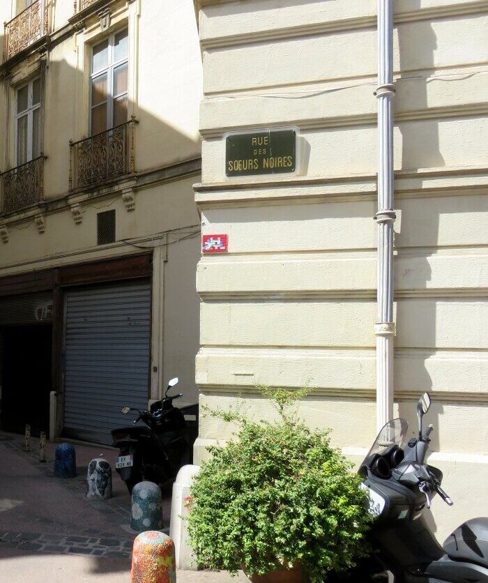 MPL_18, Space Invader de la rue des Soeurs Noires — Street art de Invader à Montpellier